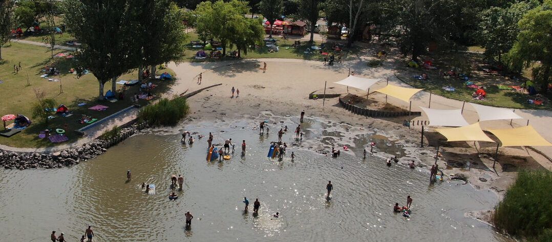 Újranyithat a vízminőség miatt bezárt négy velencei-tavi strand